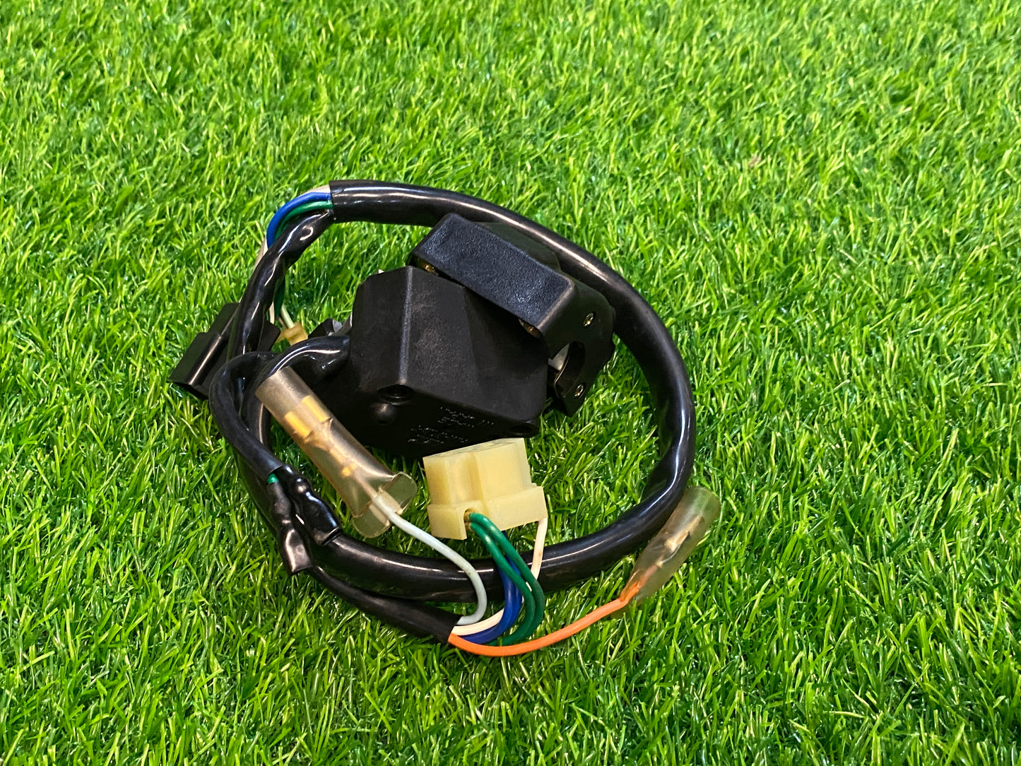 79-82 HONDA CB750F CB900F CB1100R NOS NEW Turn Signal Horn Switch 35200-438-601