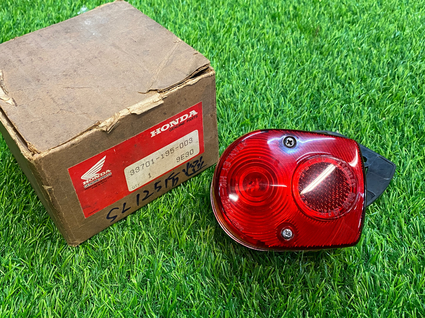 Honda Z50A K0-K2 Z50J1 ST50 ST70 Dax Tail Light Unit Complete 33701-045-690