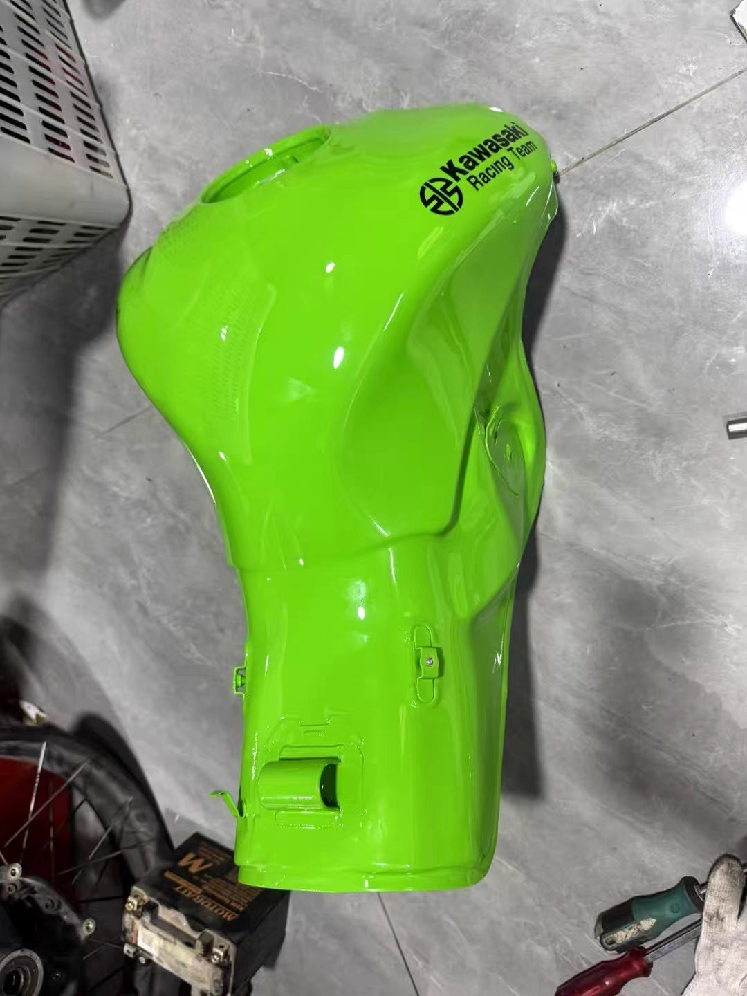 Fuel Gas Tank - Kawasaki Ninja ZX-10R (2011-2015) | Refurbished KRT Lime Green OEM