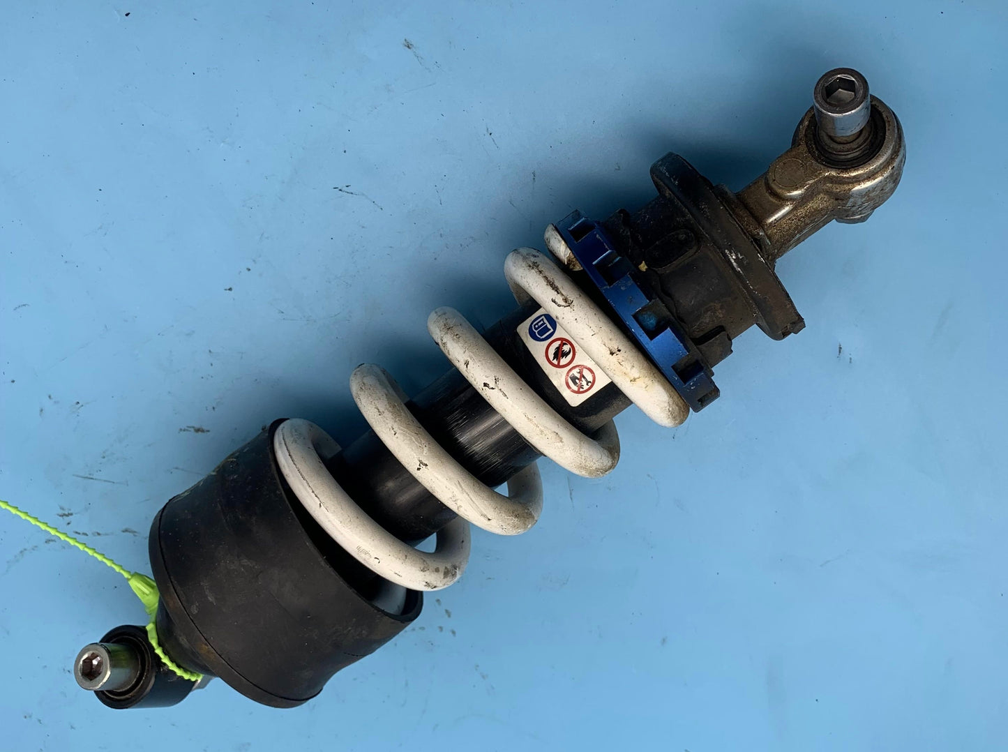 08-17 HONDA CB1000R Rear Shock Absorber Cushion Assy 52400-MFN-D22