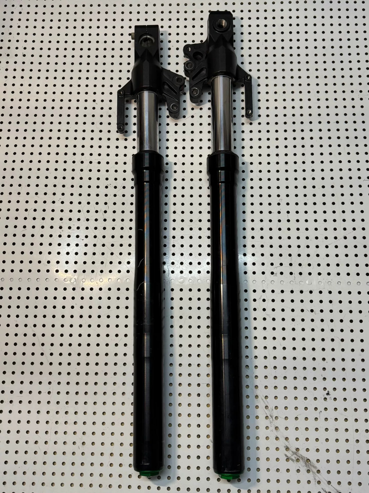 Kawasaki Versys 650 2015-2020 Right Fork Damper Assembly OEM Used – full length view