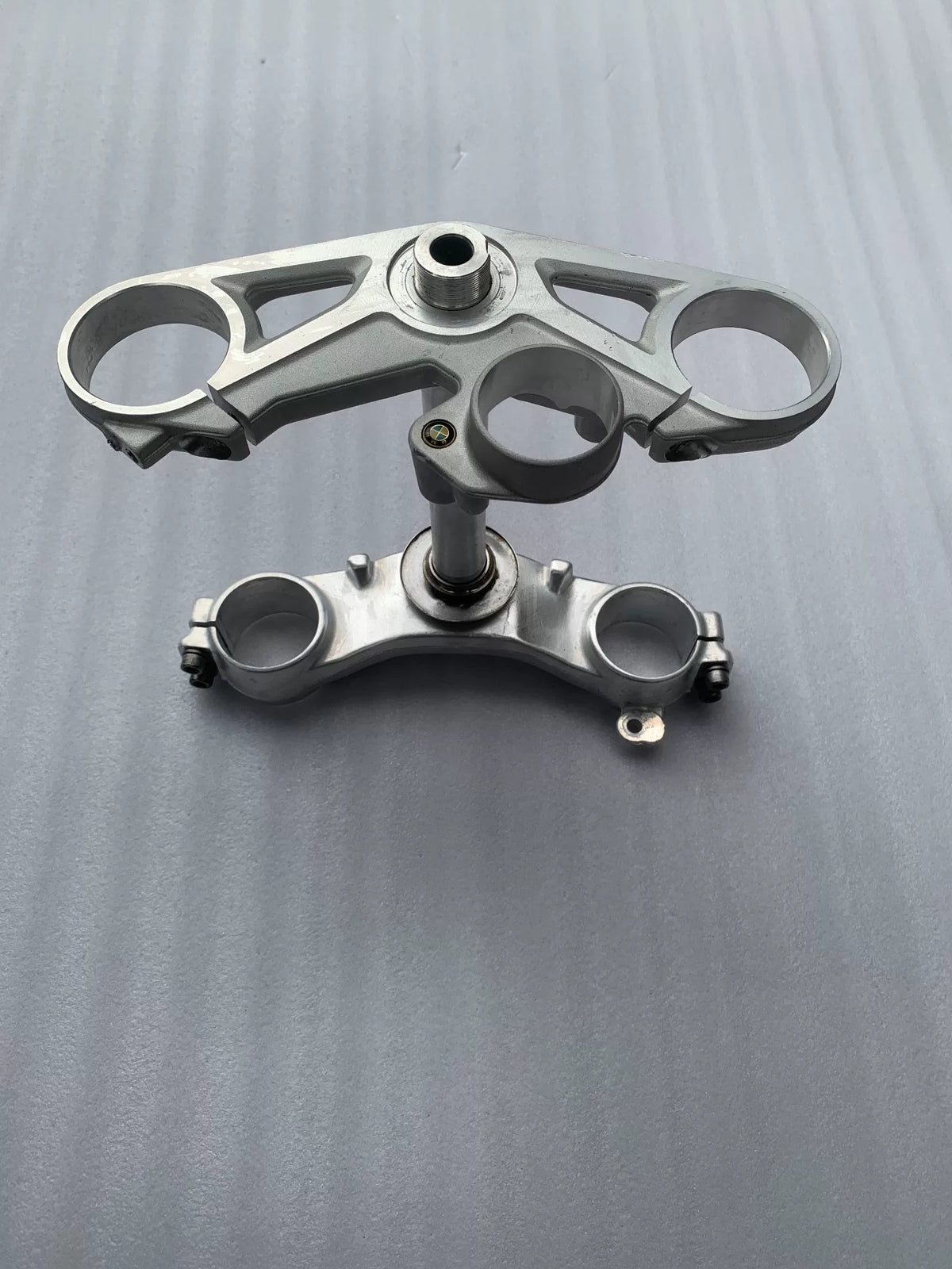 BMW S1000RR 2009-2011 Triple Clamp OEM Used – full assembly overview