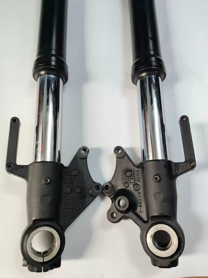 Right fork damper assembly black Kawasaki Versys 1000, full upright view showing complete OEM fork unit