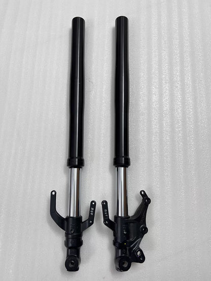 Yamaha YZF-R3 front fork assembly, full front view showing both tubes and triple clamp