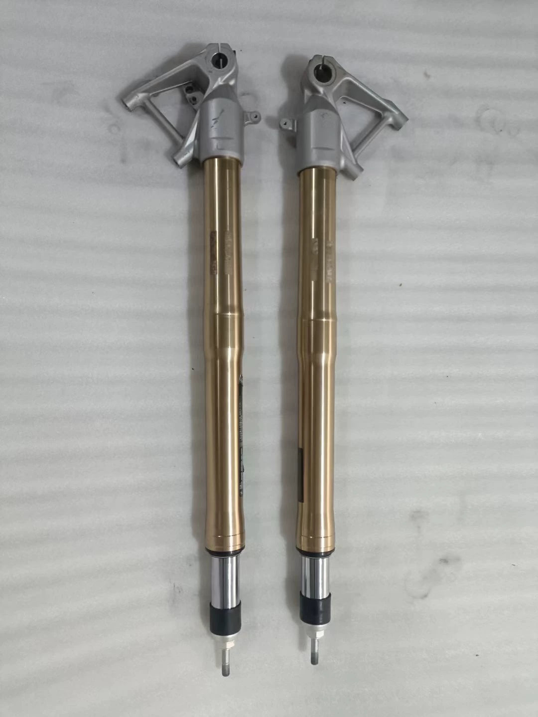 BMW R1200RT Front Fork Lower Leg Used OEM – axle clamp and fitment area