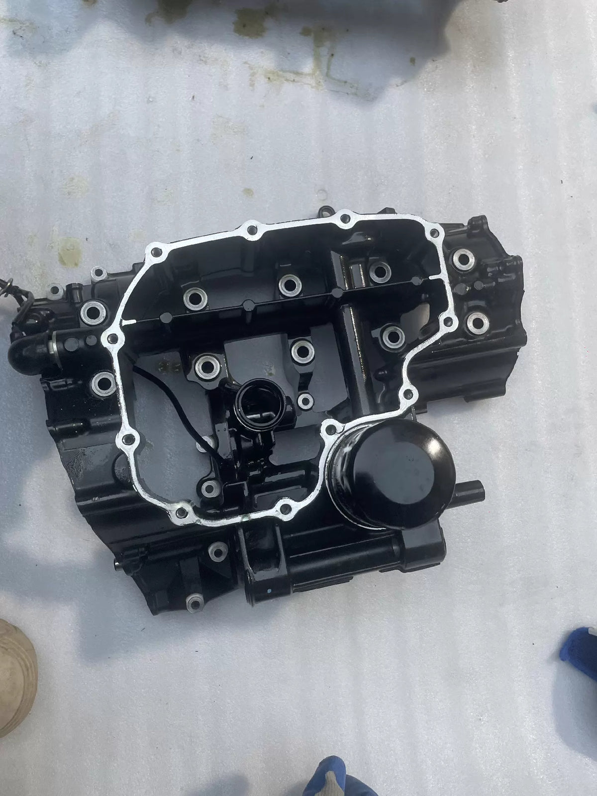Honda CB650R Crankcase OEM 11000-MKY-D10 – upper case mating surface close-up
