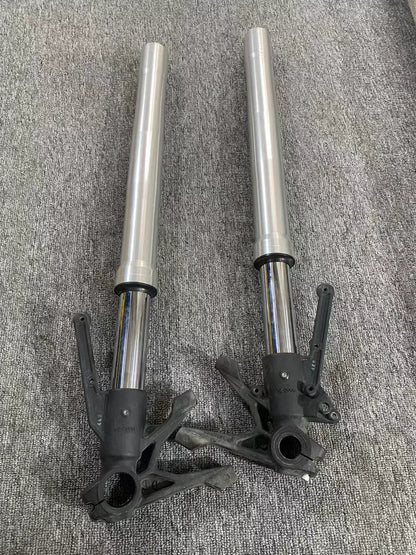 Ducati Monster 821 Front Fork OEM 34420571B – stanchion surface close-up