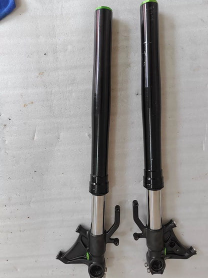 Front fork straight for Kawasaki ZX-10R 11-15, top end detail showing cap and threading