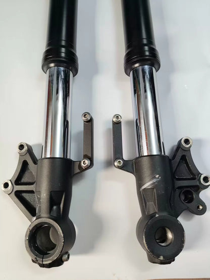 Right fork damper assembly black Kawasaki Versys 1000, overhead view showing top cap and tube condition