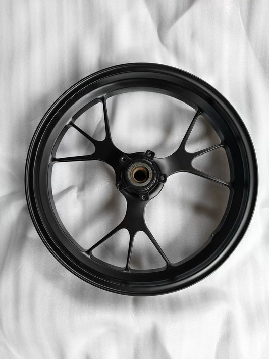 Ducati Panigale V4 front wheel 50122341AA – gloss black repaint finish close-up