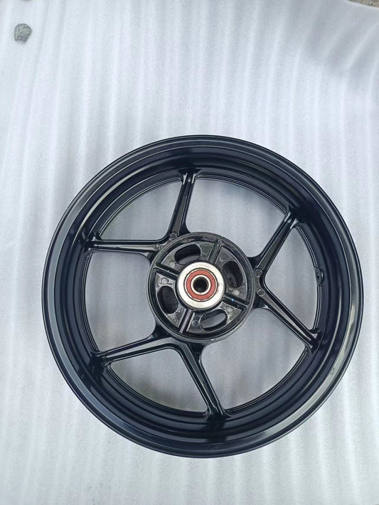 Rear wheel assembly gloss black Kawasaki Z800, side profile view displaying rim and tire mounting surface