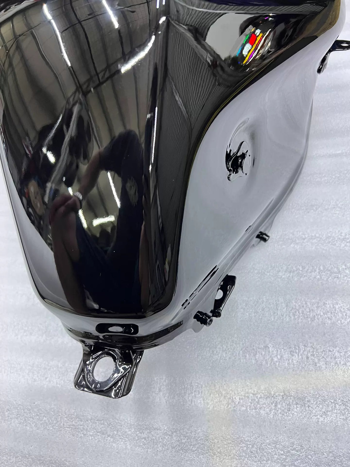 KTM 390 Duke Fuel Tank 93007113000 – gloss black repaint surface close-up