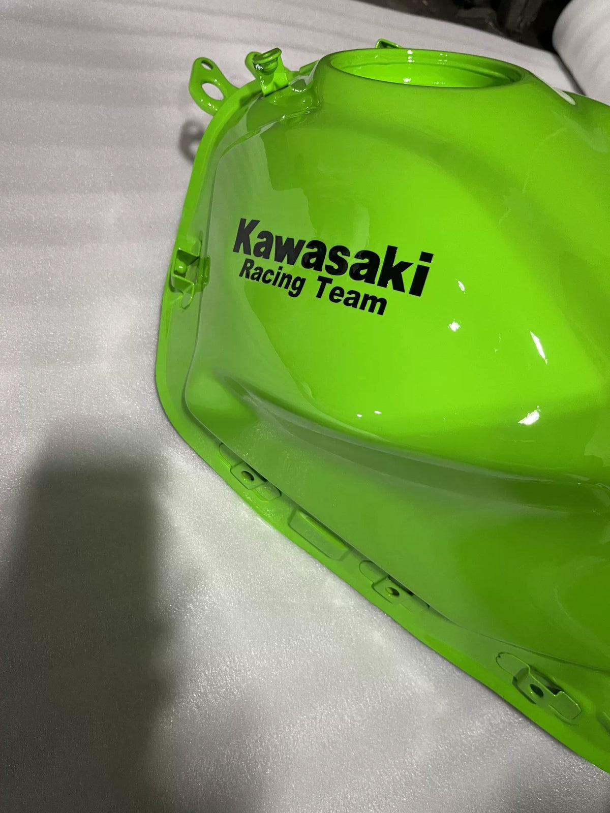 Kawasaki Ninja 650 Fuel Tank – mounting tabs and frame bracket fitment reference