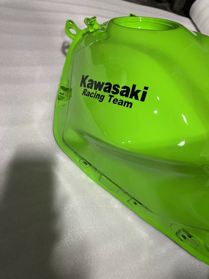 Kawasaki Ninja 650 Fuel Tank – mounting tabs and frame bracket fitment reference