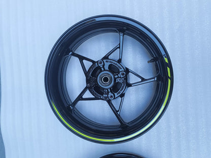 Kawasaki Z900 Front Wheel Rim 41073-0713-QT 17×3.5 – axle hub and brake disc mount