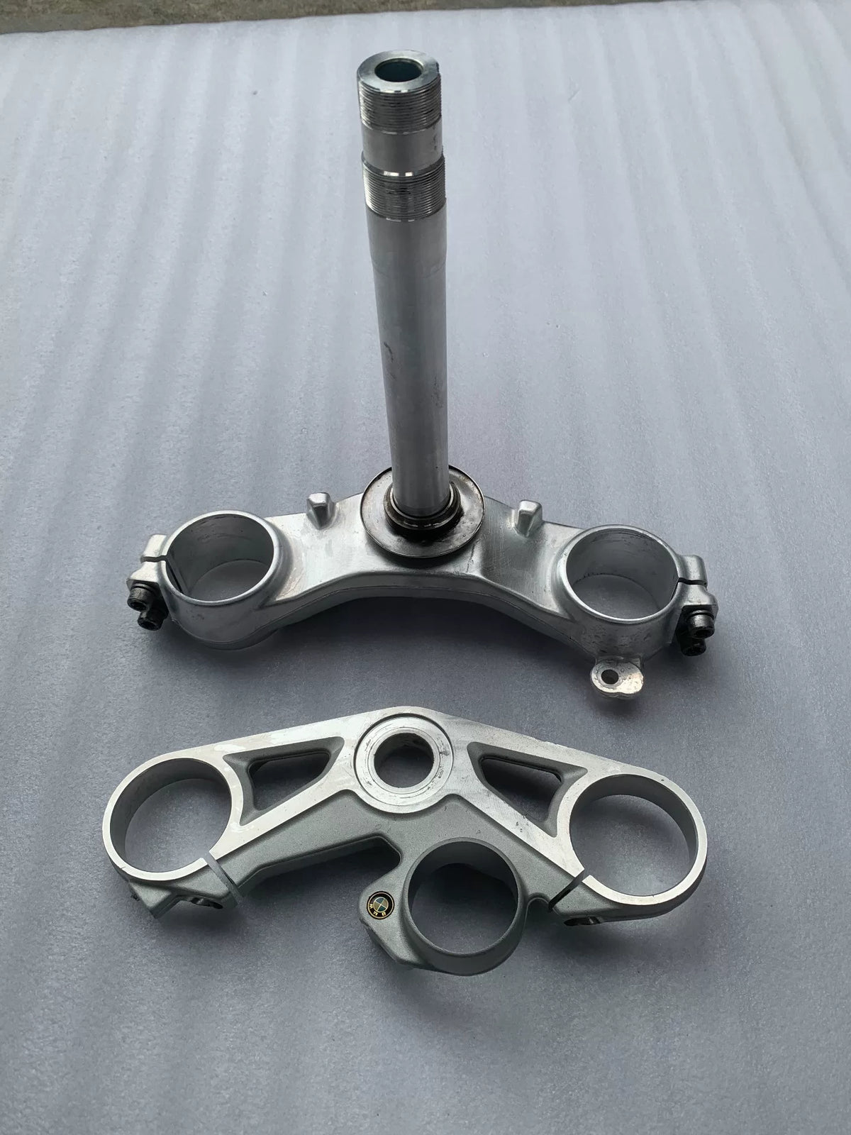 BMW S1000RR 2009-2011 Triple Clamp – stem and lower clamp mounting reference
