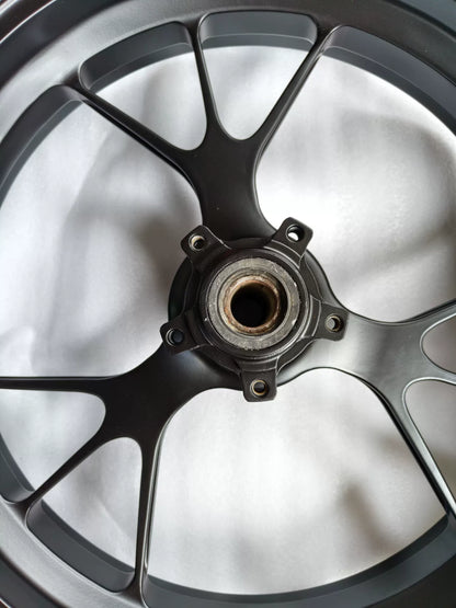 Ducati Panigale V4 front wheel hub and axle mounting area – fitment reference