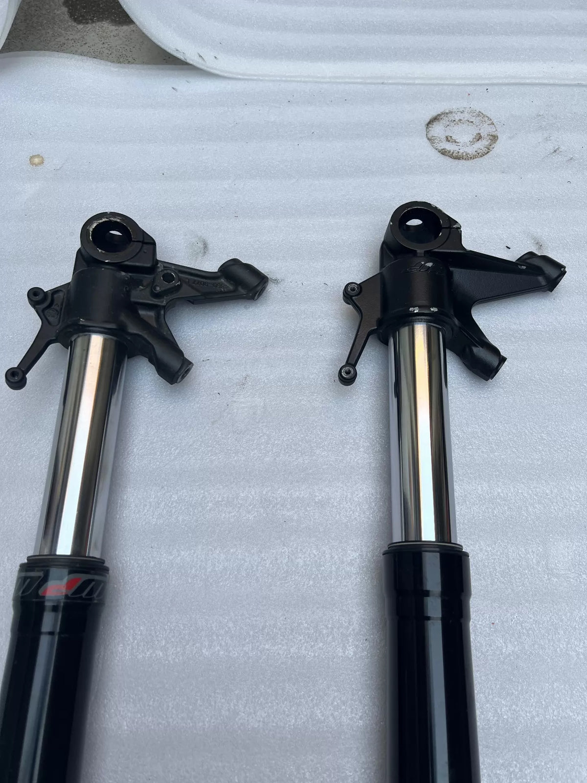KTM 790 Duke front fork straight tube, side profile view showing full length and straight alignment