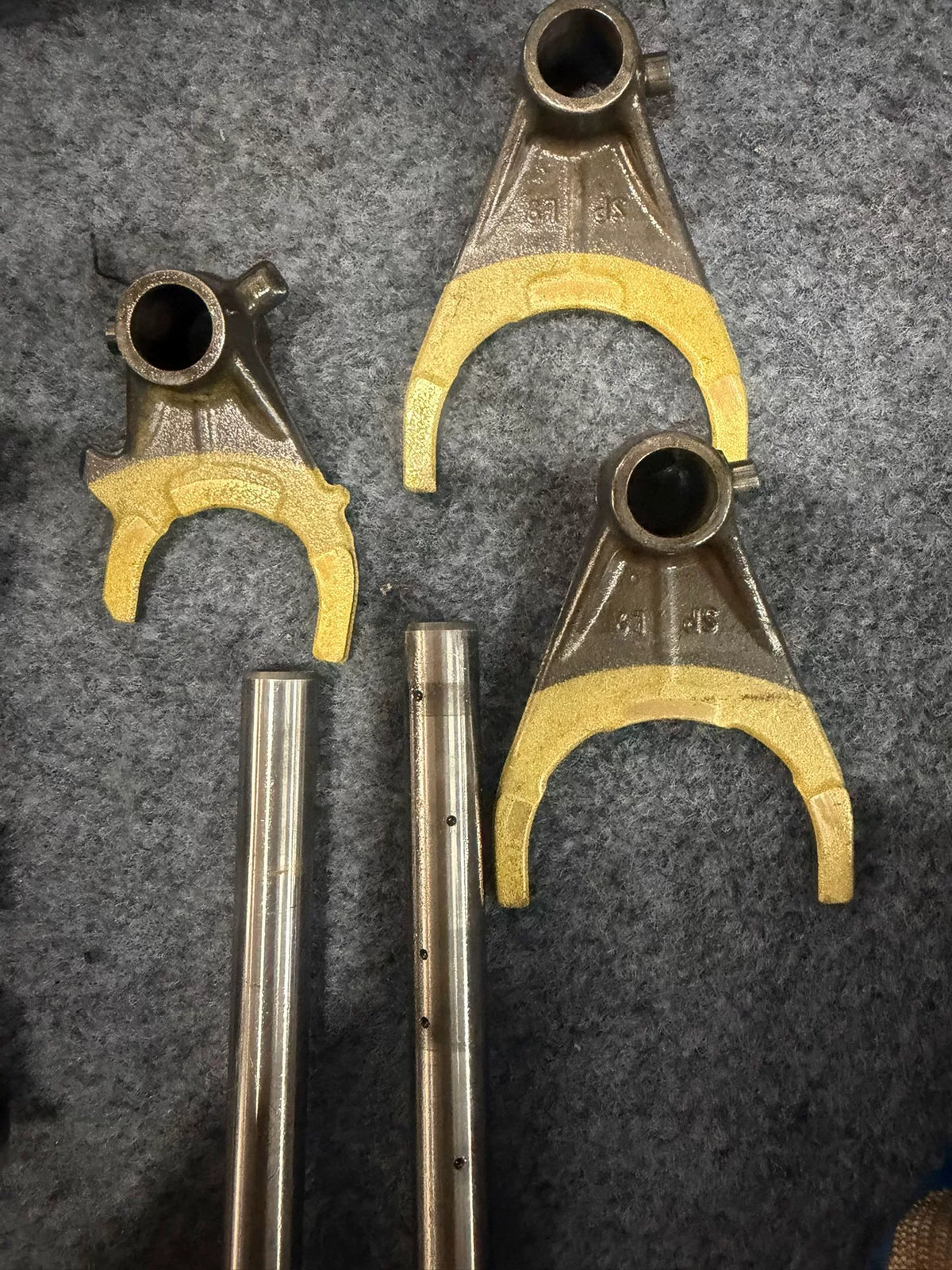 BMW S1000RR gearbox close-up of selector forks and gear dogs condition