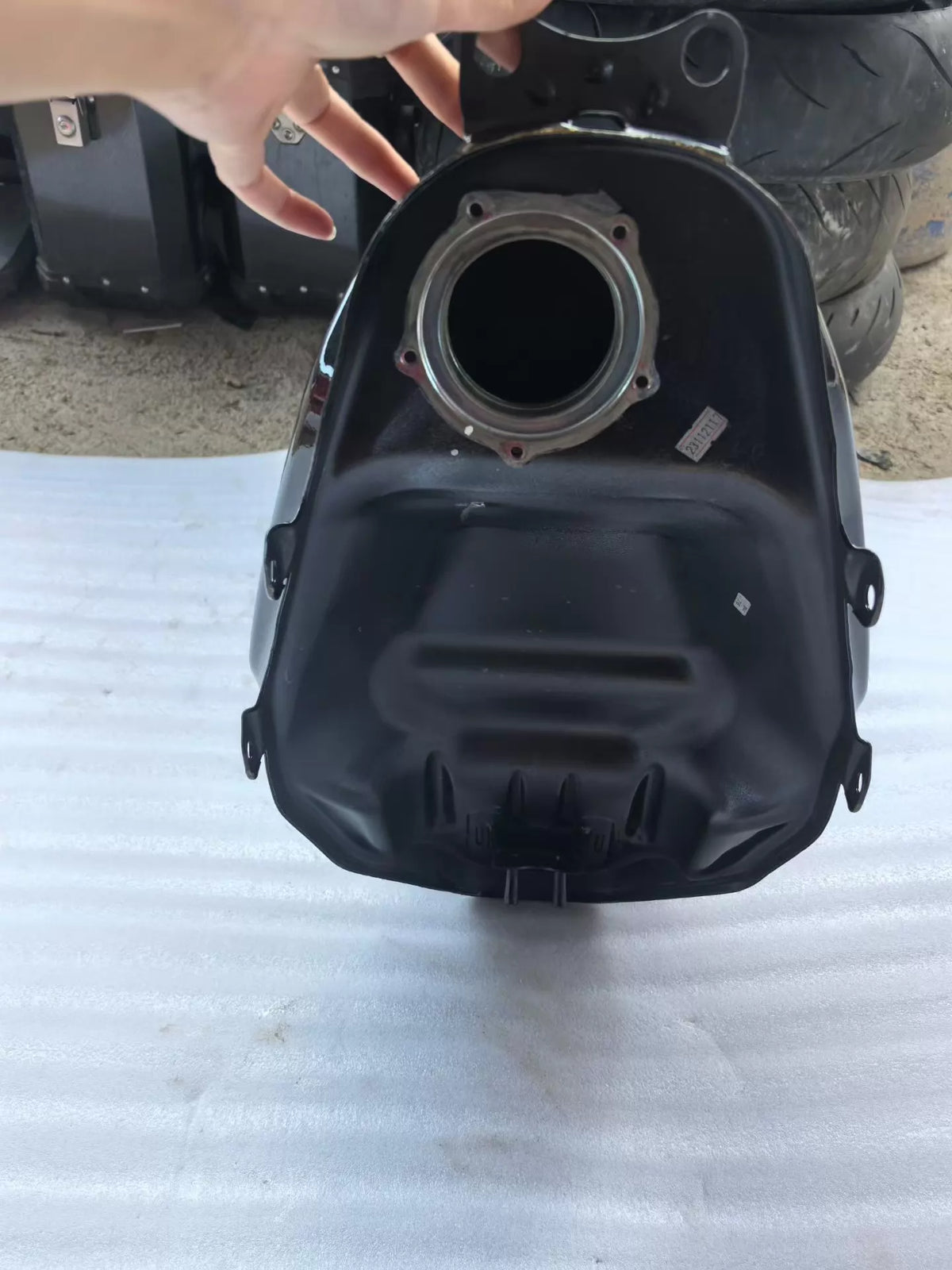 Kawasaki Ninja 400 OEM Tank Used – surface condition and wear detail