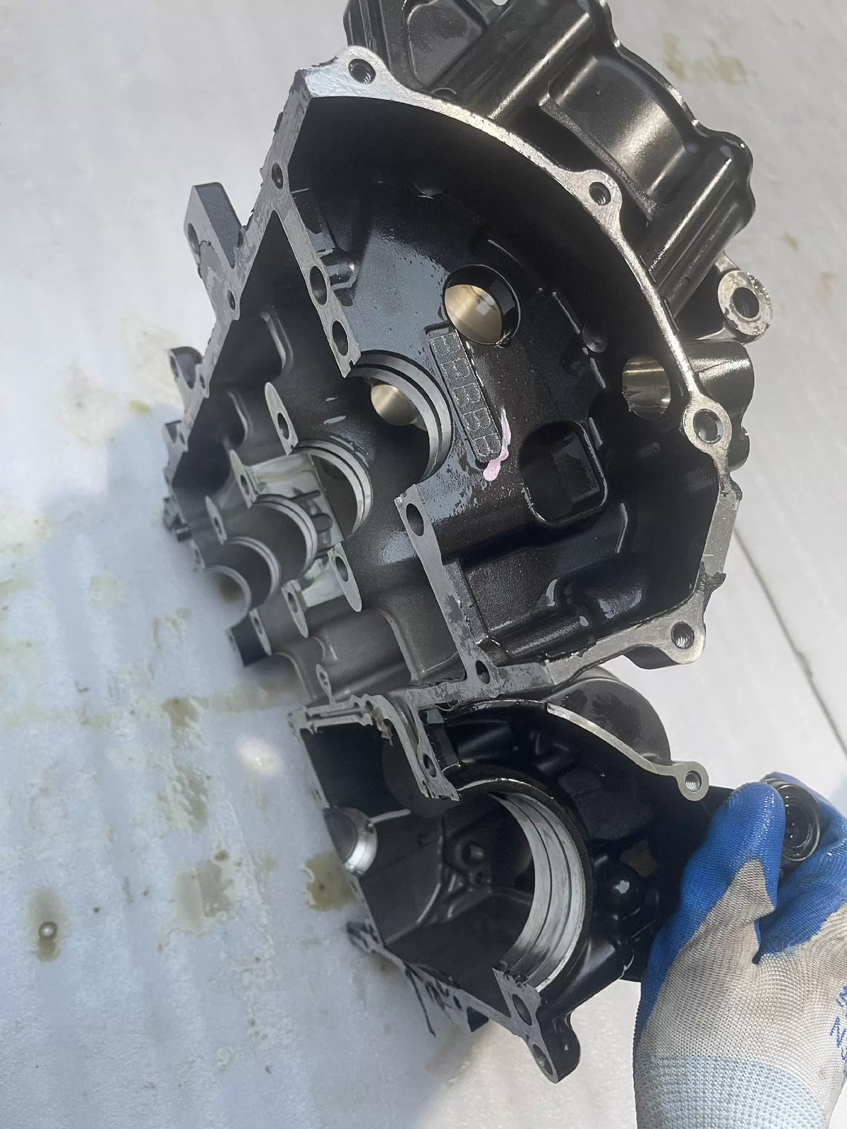 Honda CB650R Crankcase Set OEM – complete set as included, no additional hardware
