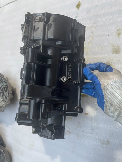 Used OEM Honda CB650R Crankcase Set OEM 11000-MKY-D10 – 2021–2023 PN:11000-MKY-D — Photo 9 of 9