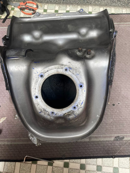 Used OEM Yamaha YZF-R6 Fuel Tank Black OEM 13S-YK241-00-P3 | 2008–2016 PN:13S-YK — Photo 8 of 9