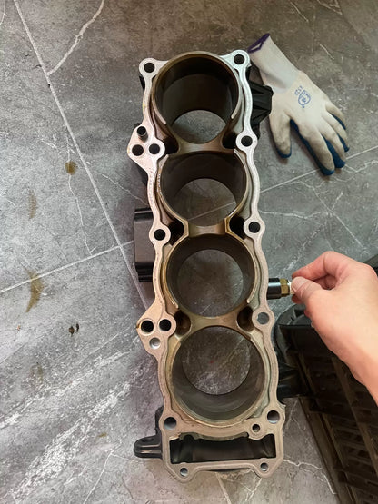 Kawasaki Z900 cylinder block 3/4 angle showing complete assembly with all four cylinders visible