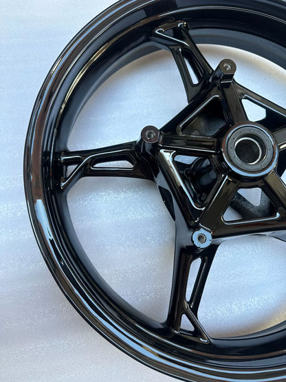 BMW S1000RR front wheel top-down flat lay showing full diameter and tire bead seat