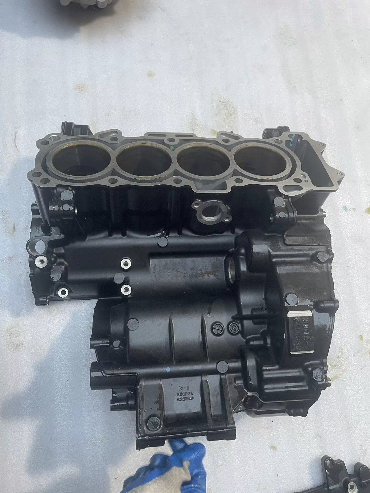 Used OEM Honda CB650R Crankcase Set OEM 11000-MKY-D10 – 2021–2023 PN:11000-MKY-D — Photo 6 of 9
