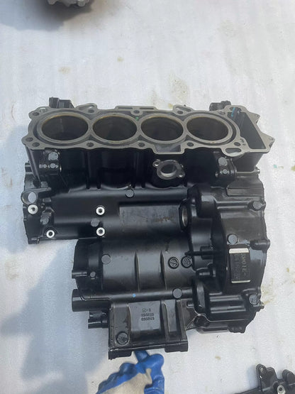 Used OEM Honda CB650R Crankcase Set OEM 11000-MKY-D10 – 2021–2023 PN:11000-MKY-D — Photo 6 of 9