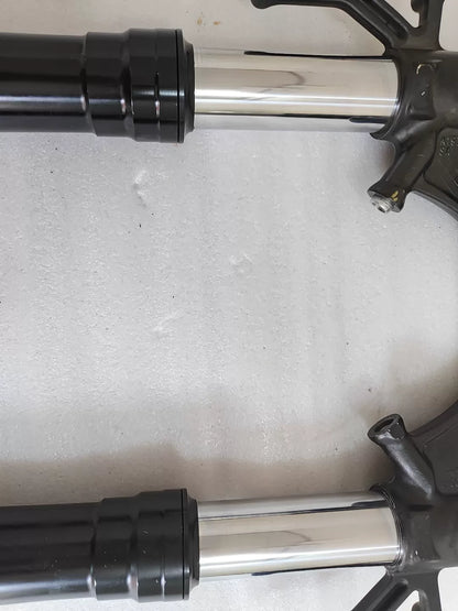 Front fork straight for Kawasaki ZX-10R 11-15, bottom detail showing axle pinch bolt area