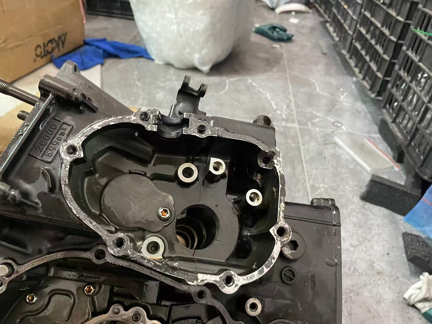 Used OEM Yamaha YZF-R6 Crankcase Assembly OEM 2C0151000800 – Straight & Crack-Fr — Photo 14 of 26