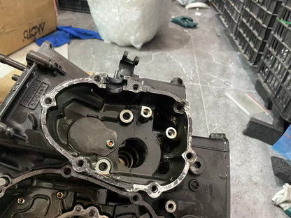 Used OEM Yamaha YZF-R6 Crankcase Assembly OEM 2C0151000800 – Straight & Crack-Fr — Photo 14 of 26