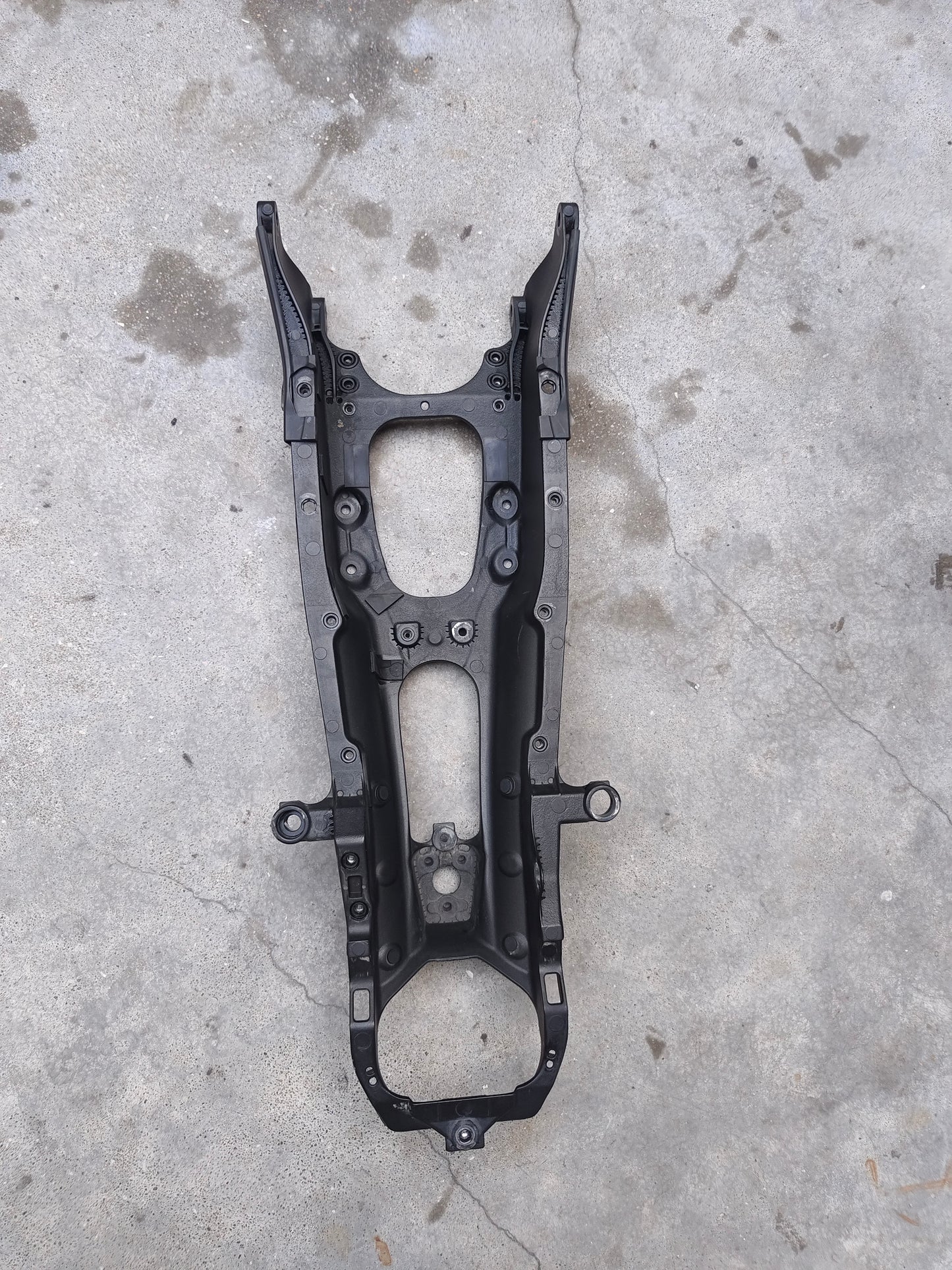 09-14 Yamaha YZF R1 Rear Subframe Tail Frame Sub Frame Genuine OEM Straight