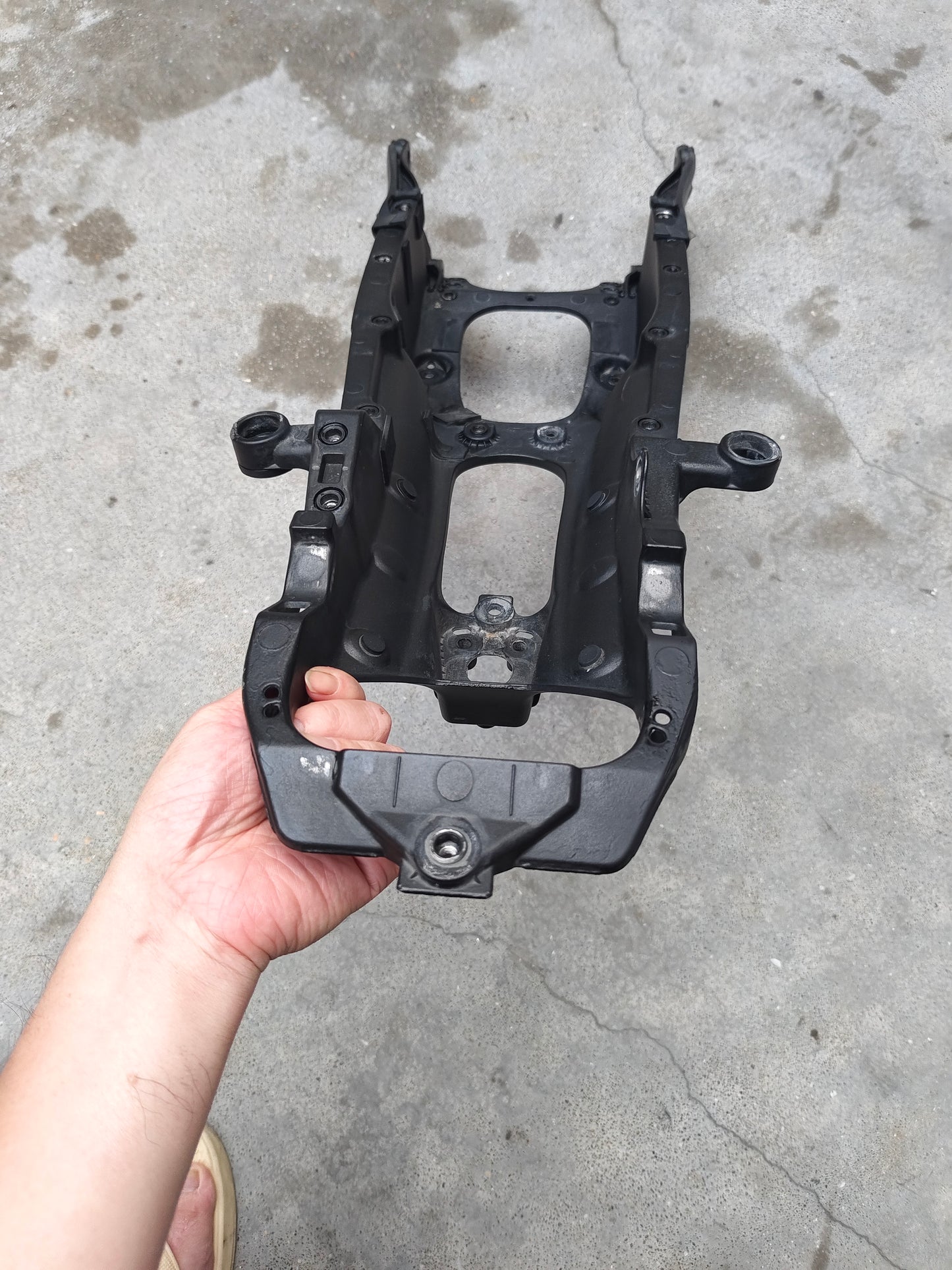 09-14 Yamaha YZF R1 Rear Subframe Tail Frame Sub Frame Genuine OEM Straight