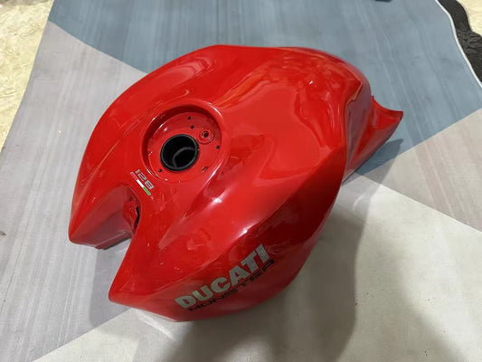 18-21 Ducati Monster 821 Gas Tank Fuel Tank Red 58612692EA