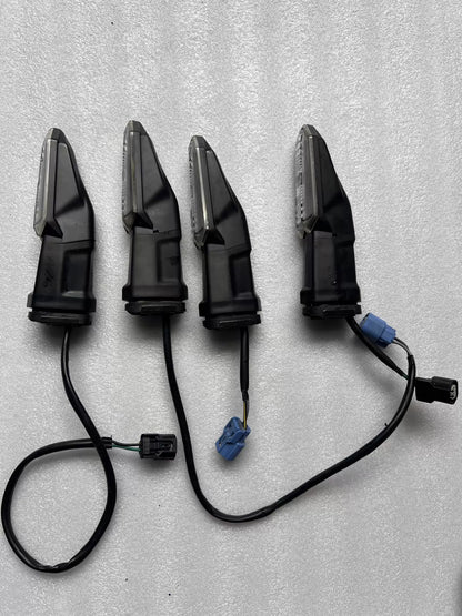 20-24 Kawasaki Ninja650/Z650 Turn Signal OEM A Set
