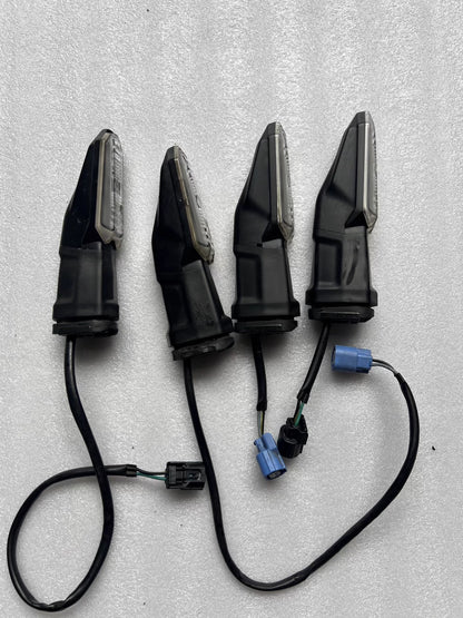 20-24 Kawasaki Ninja650/Z650 Turn Signal OEM A Set