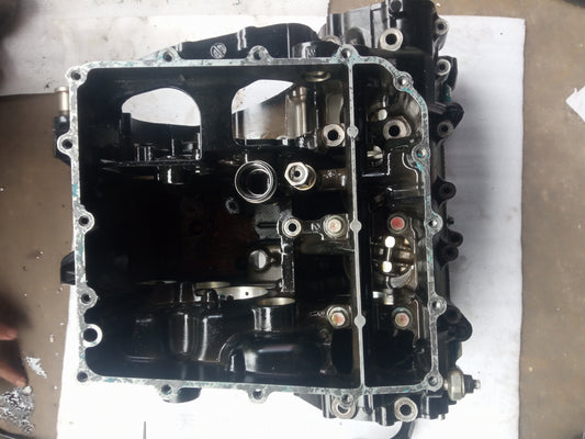 08-10 Kawasaki ZX10R Crankcase Case Engine Block