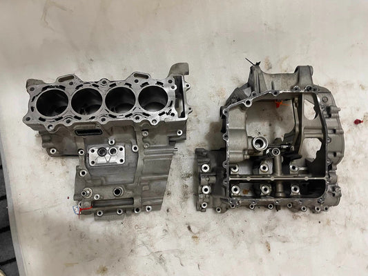 Genuine Kawasaki ZX6R Engine Crankcase Set (2013-2018) | OEM Matched Pair 14001-0611