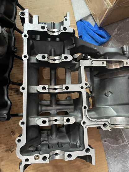 08-16 Yamaha YZFR6 R6 Crankcase Crank Case Engine Motor Block Piston Lot
