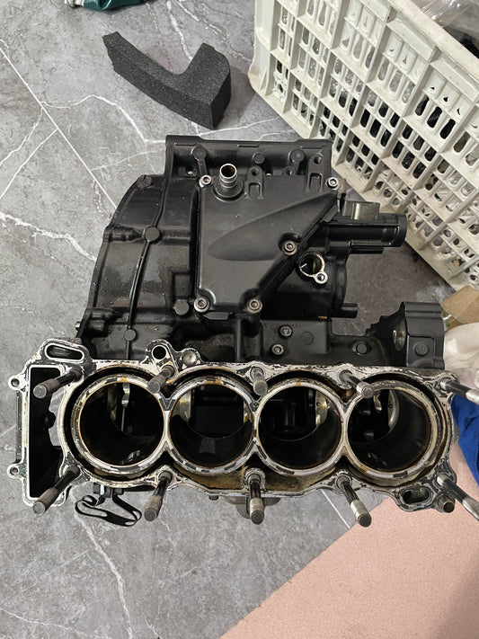 Yamaha YZF-R6 Crankcase Assy OEM 2C0151000800 – Straight & Crack-Free