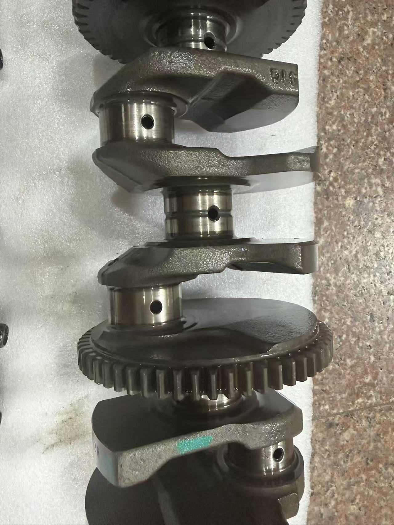Used OEM Suzuki GSX-R1000 Crankshaft w/ Connecting Rods & Bearings – OEM K5–K8 2 — Photo 18 of 19