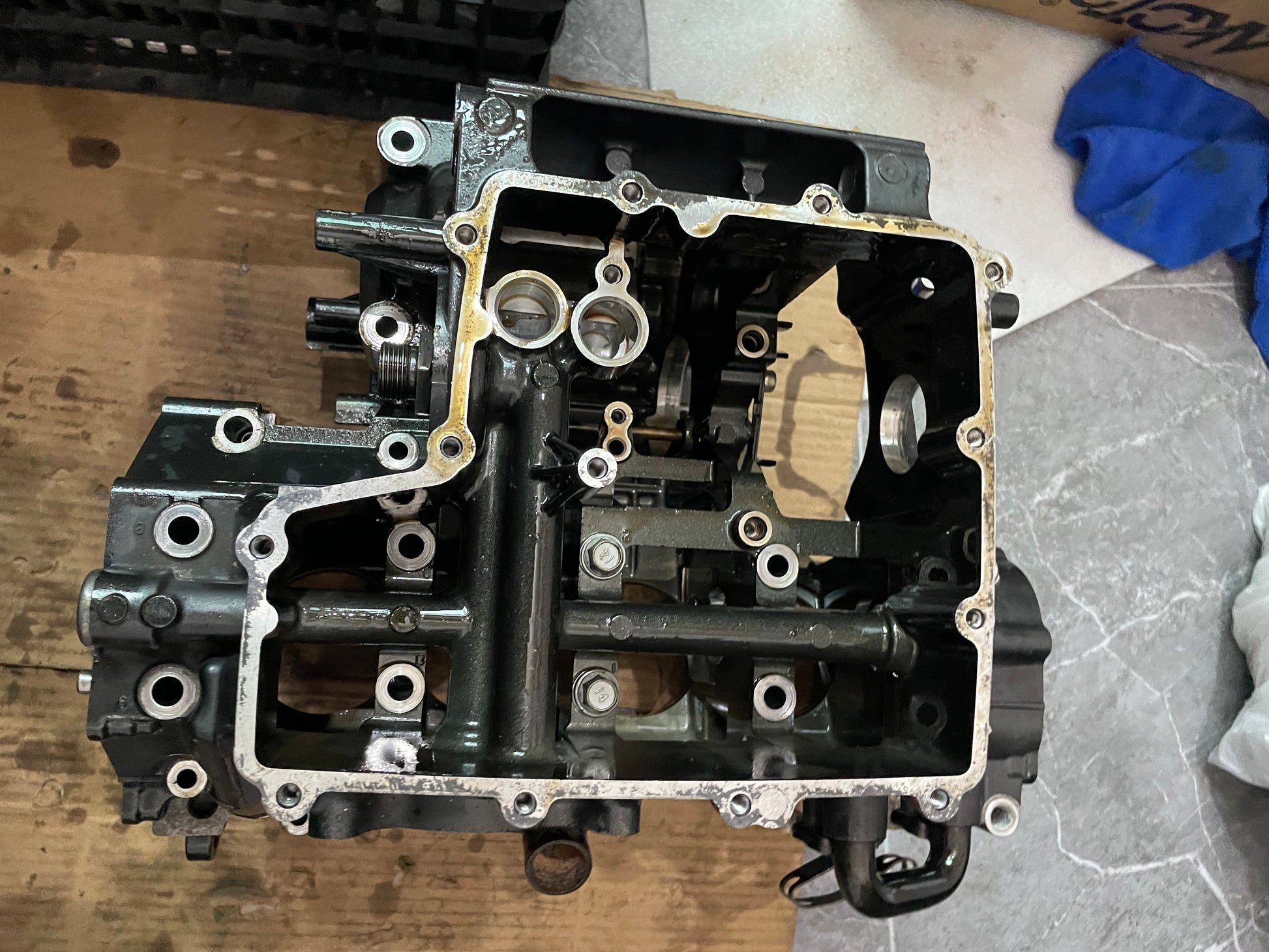 Used OEM Yamaha YZF-R6 Crankcase Assembly OEM 2C0151000800 – Straight & Crack-Fr — Photo 15 of 26