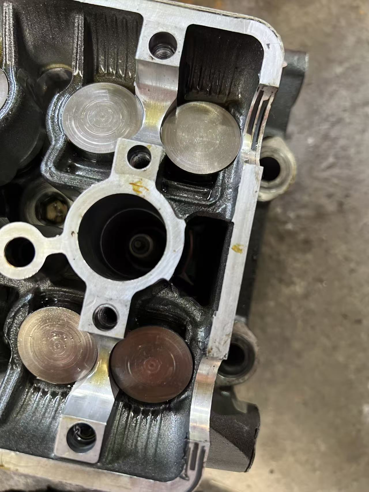 Yamaha YZF-R6 cylinder head used OEM – mating surface and bolt holes reference