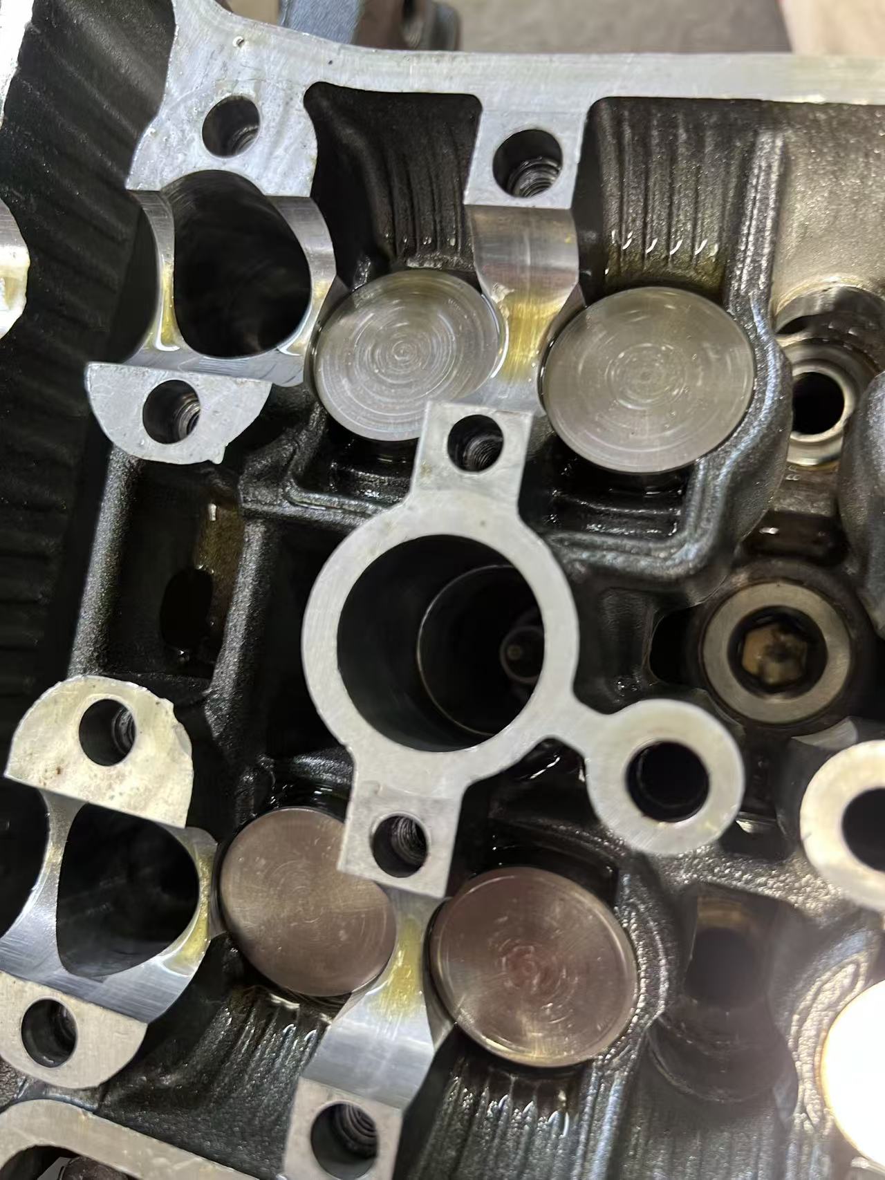 Yamaha YZF-R6 cylinder head assembly OEM – head only, valve cover not included