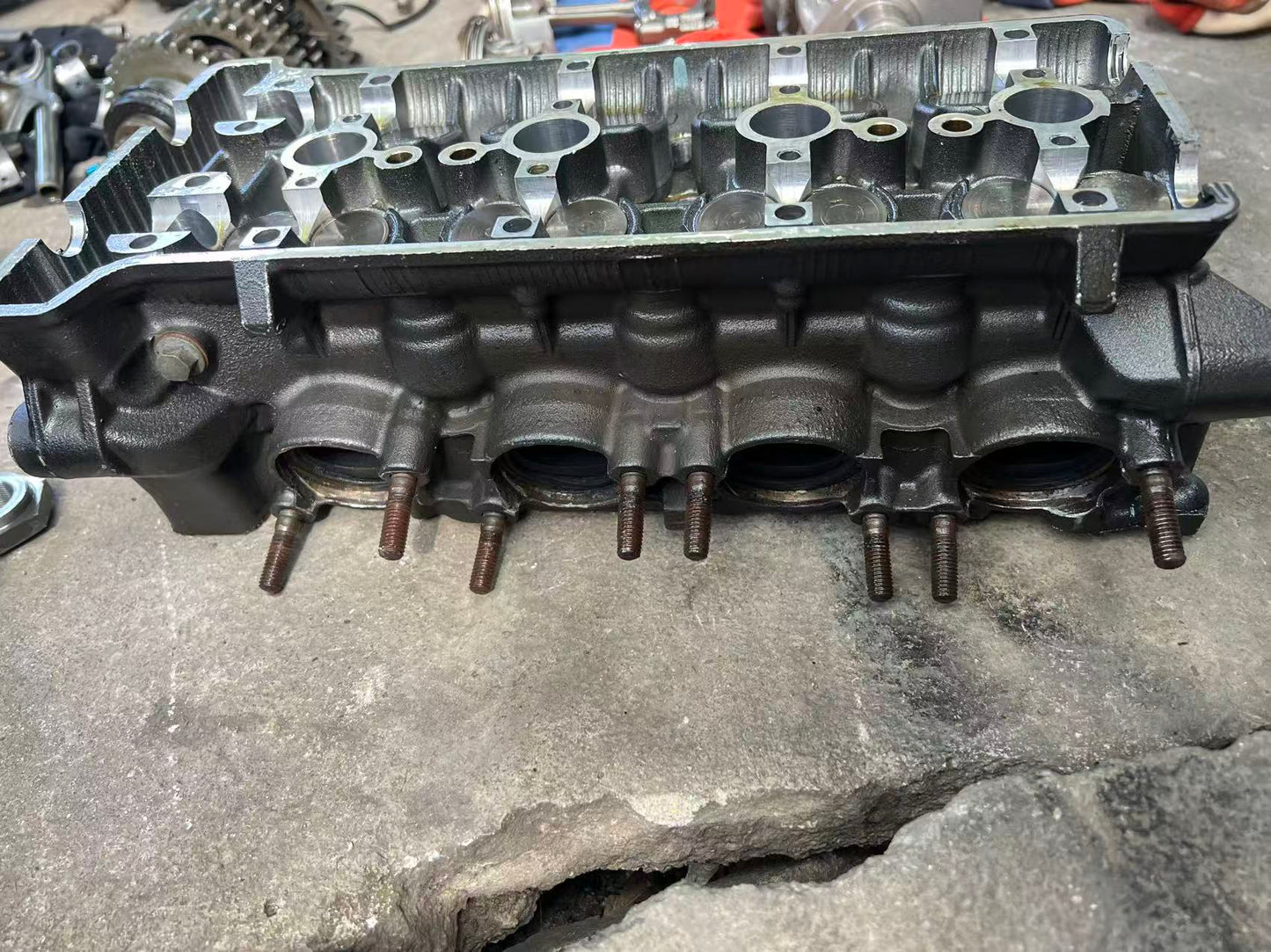 Used OEM Yamaha YZF-R6 Cylinder Head Assembly OEM 2C0111010100 – Used, ~12K Mile — Photo 6 of 23