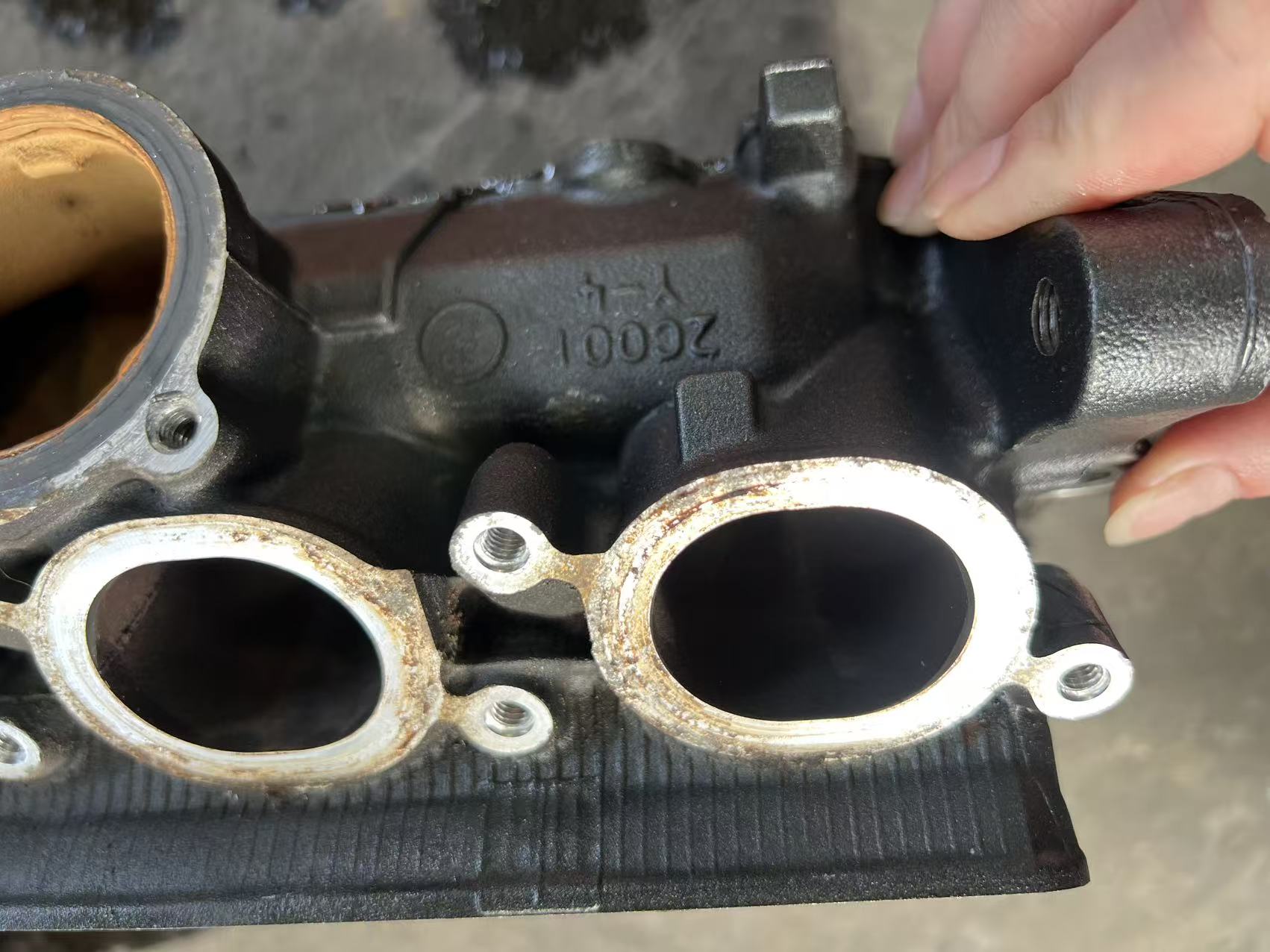 Used OEM Yamaha YZF-R6 Cylinder Head Assembly OEM 2C0111010100 – Used, ~12K Mile — Photo 9 of 23
