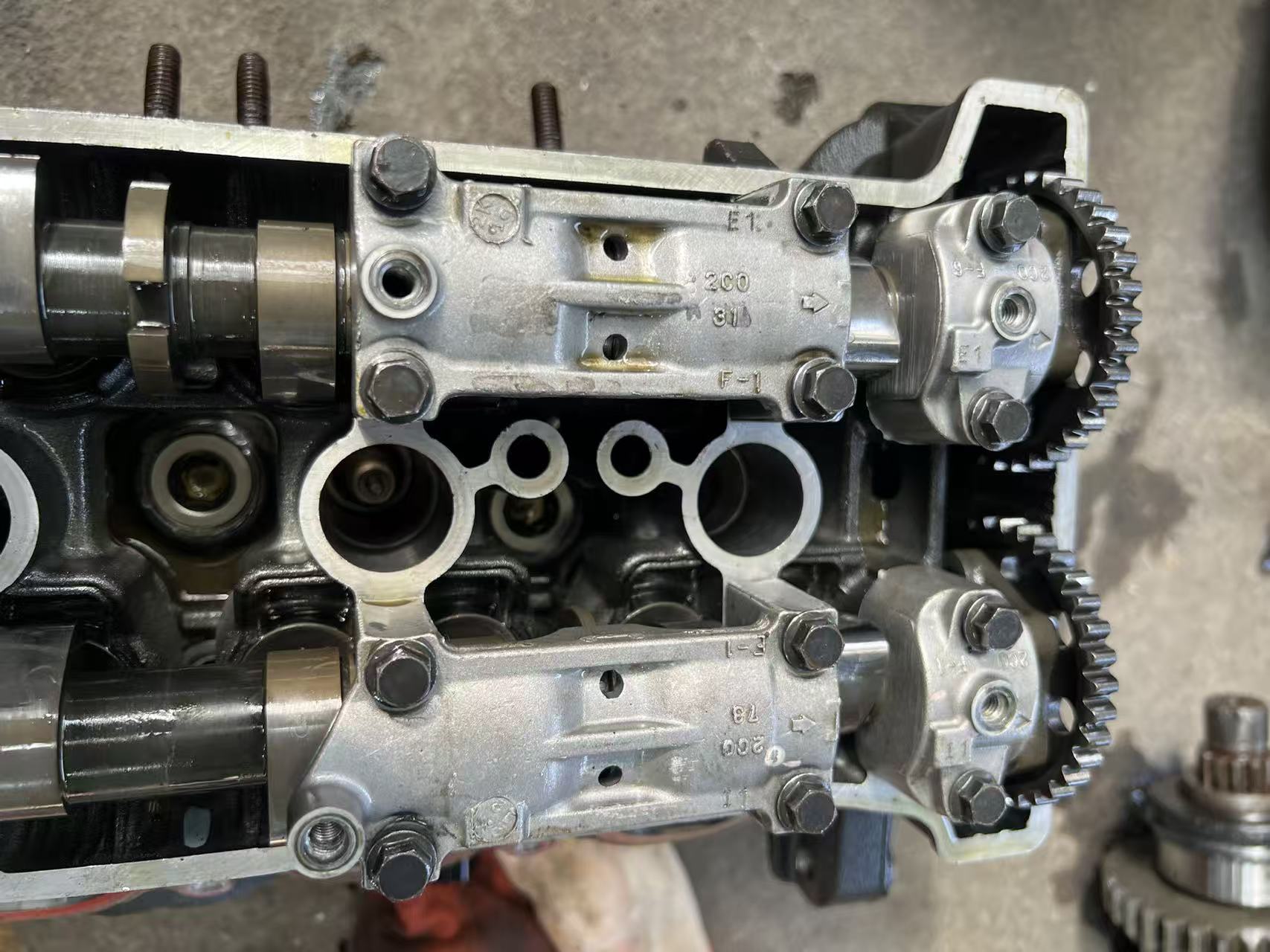 Used OEM Yamaha YZF-R6 Cylinder Head Assembly OEM 2C0111010100 – Used, ~12K Mile — Photo 15 of 23